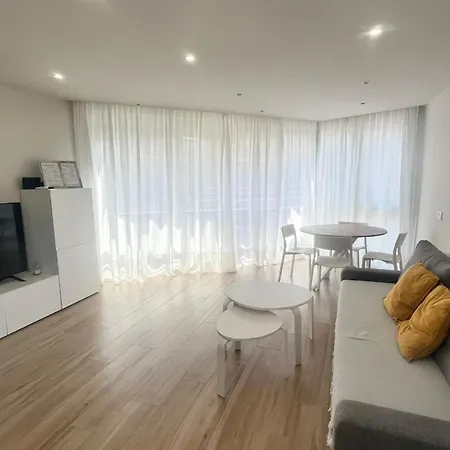 En